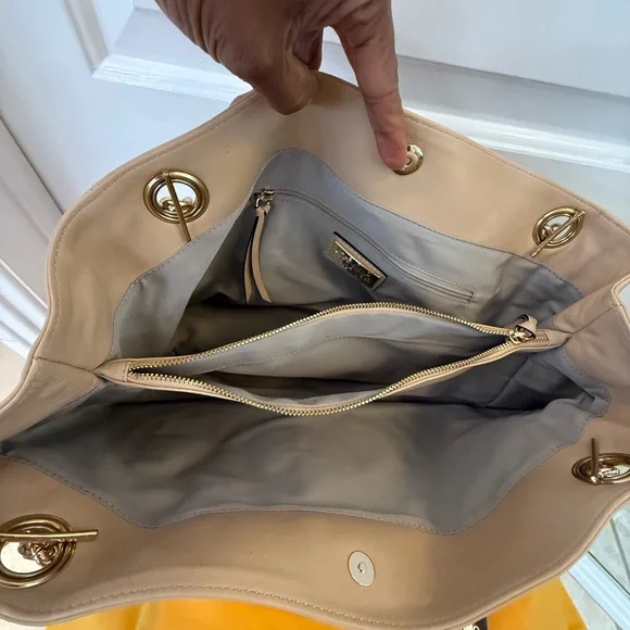 NWT Valentino by Mario Valentino Verra Signature Leather Tote Bag - Picture 11 of 13